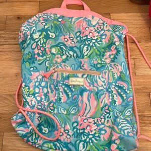 Lilly Pulitzer cinch bag- great condition
